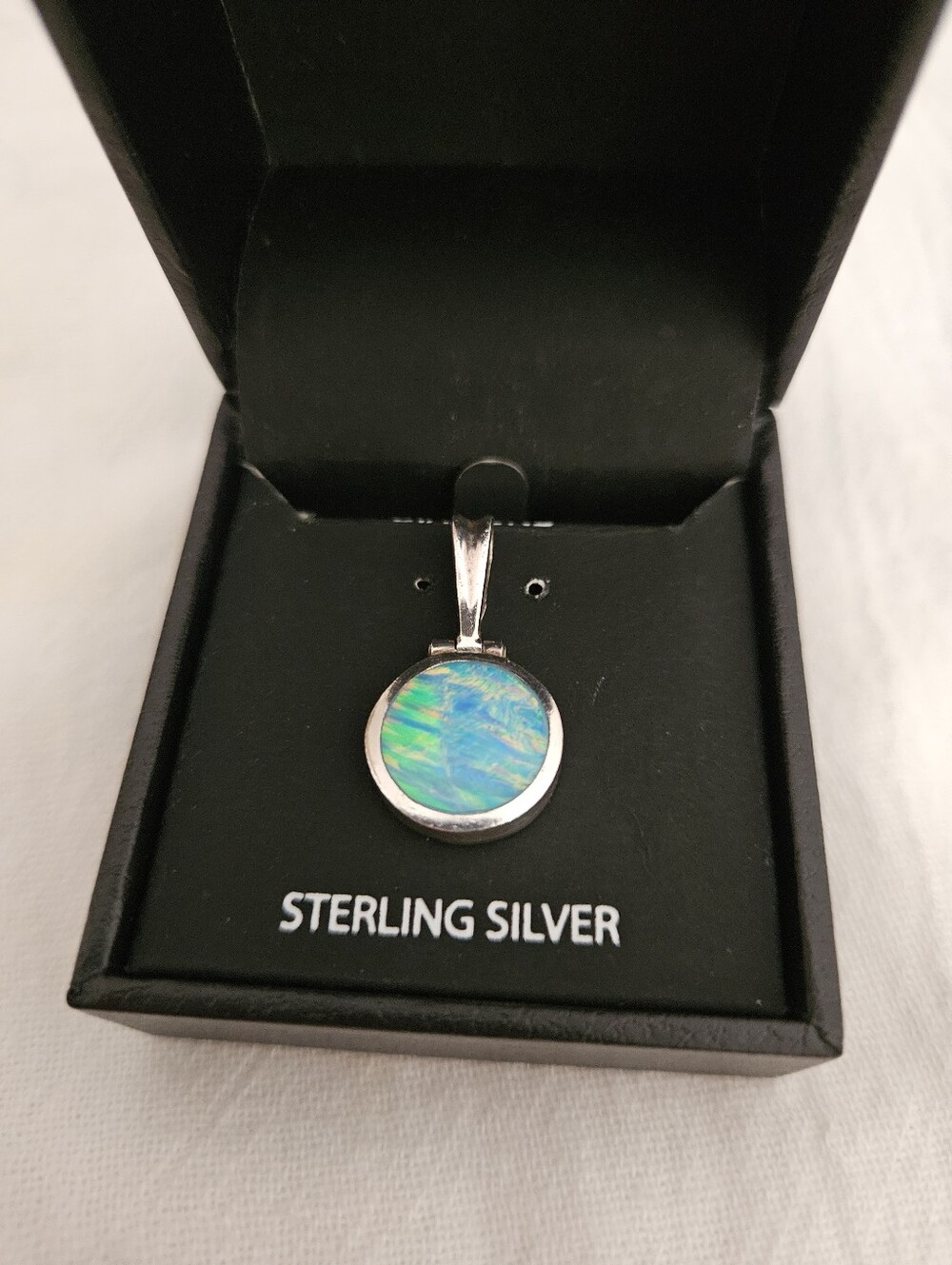 Stunning VINTAGE Signed D.Montero Taxco .950 Fine Silver & Fire Opal Pendant